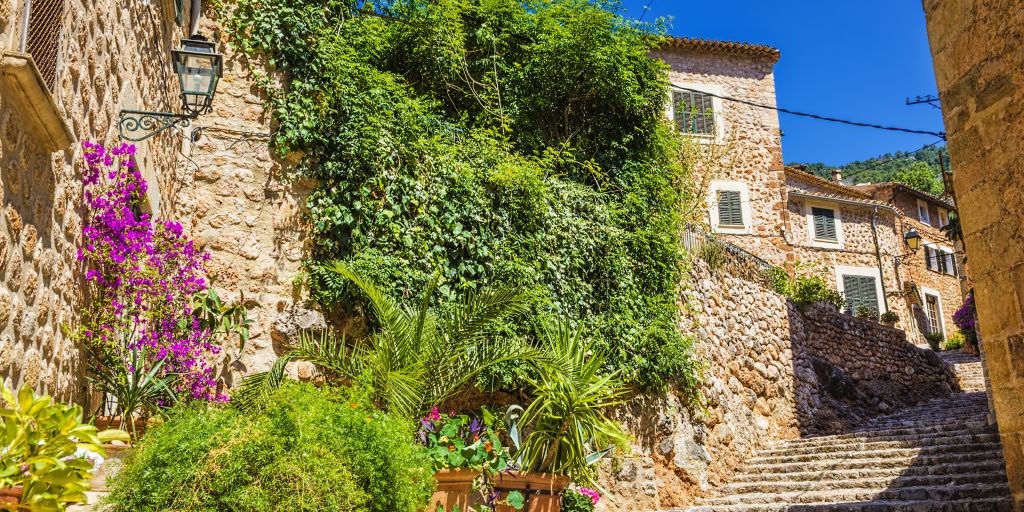 Treppe im Dorf Fornalutx auf Mallorca